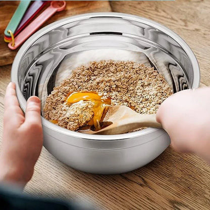 5-Bowl Nested Mixing Set with 5 Black Lids