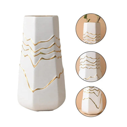 1 White Ceramic Vase with Gold-Coloured Wavy Detail, 13 x 11.5 x 25 cm